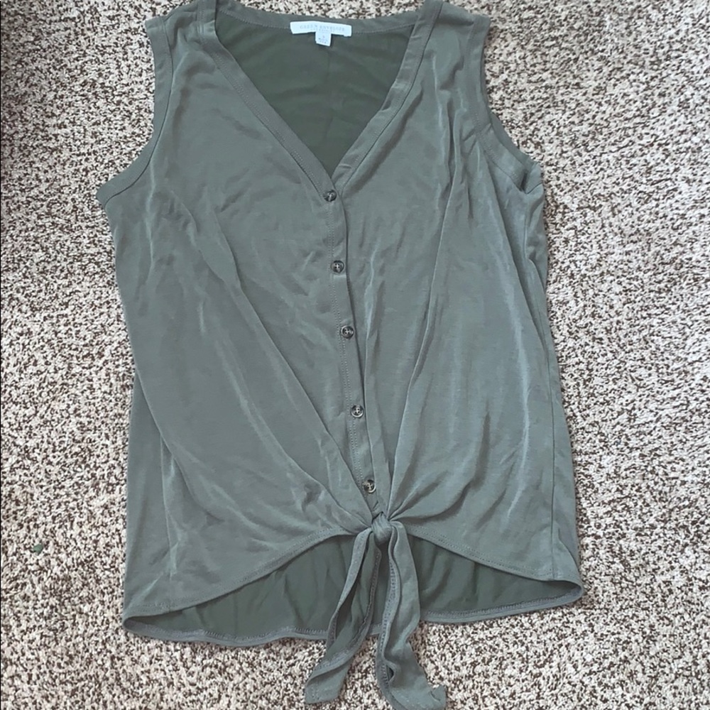 Green tank top with bottom tie